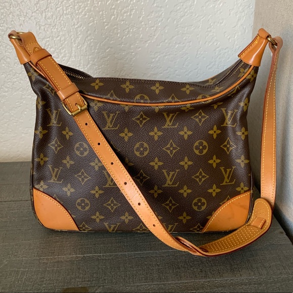 Louis Vuitton Handbags - ☘️🌹AUTHENTIC🌹☘️ Louis Vuitton Bag